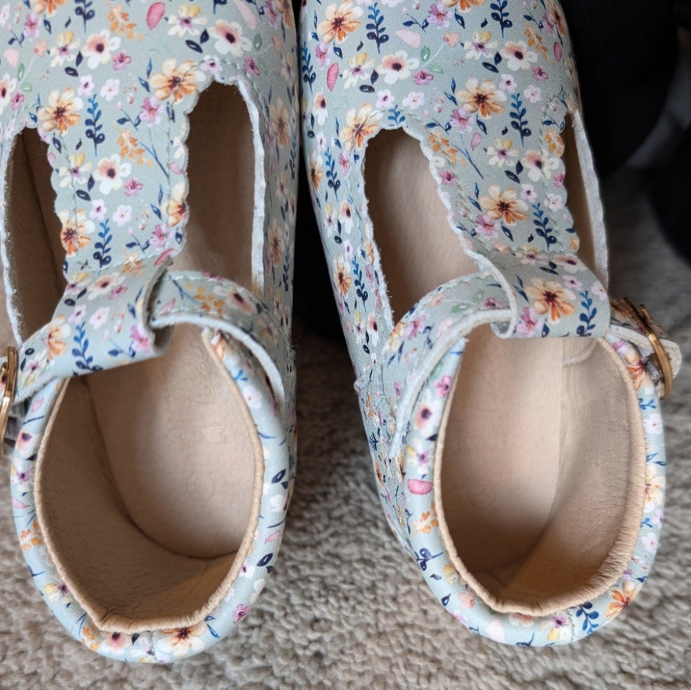 Floral Kids Shoes - Picture 3 of 5